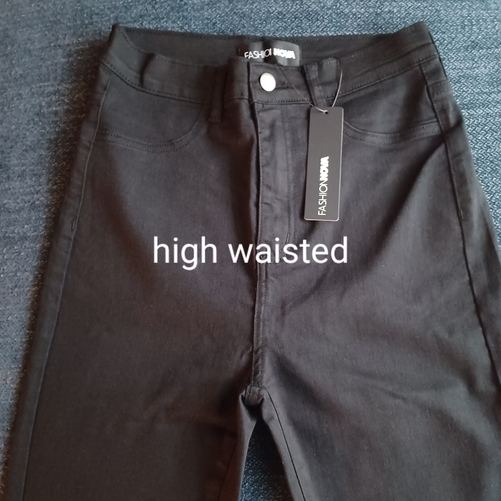 Fashion Nova Black High-Waisted Jeans